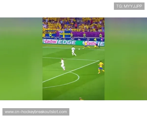 麦肯尼侧身凌空勾射，尤文图斯进攻多样性瞬间爆发